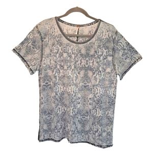 Free People Blue Gray Snakeskin Print Short Sleeved Tee Size Small